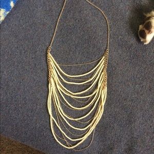 Banana Republic pearl & gold statement necklace ⭐️